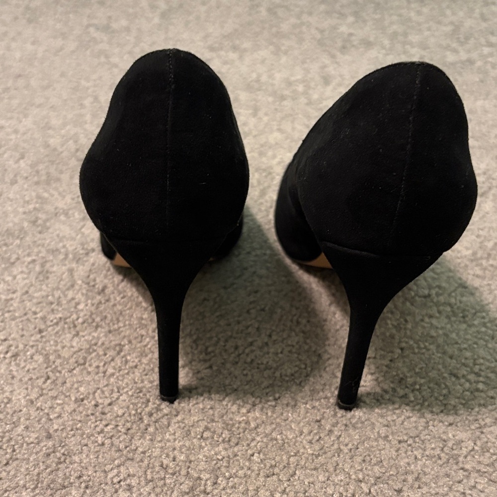 Dream Pairs Classic Black Heels - Picture 3 of 5